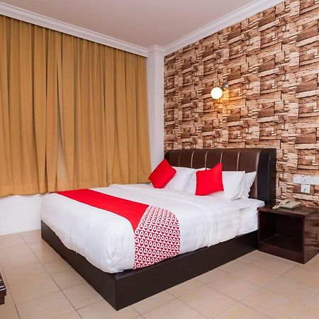 Super Oyo 1114 Neo Pegasus Hotel Segamat Ngoại thất bức ảnh