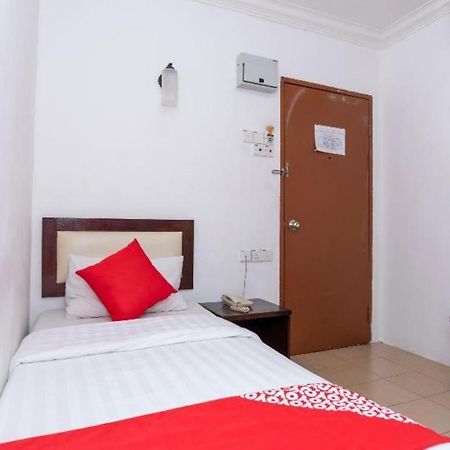 Super Oyo 1114 Neo Pegasus Hotel Segamat Ngoại thất bức ảnh