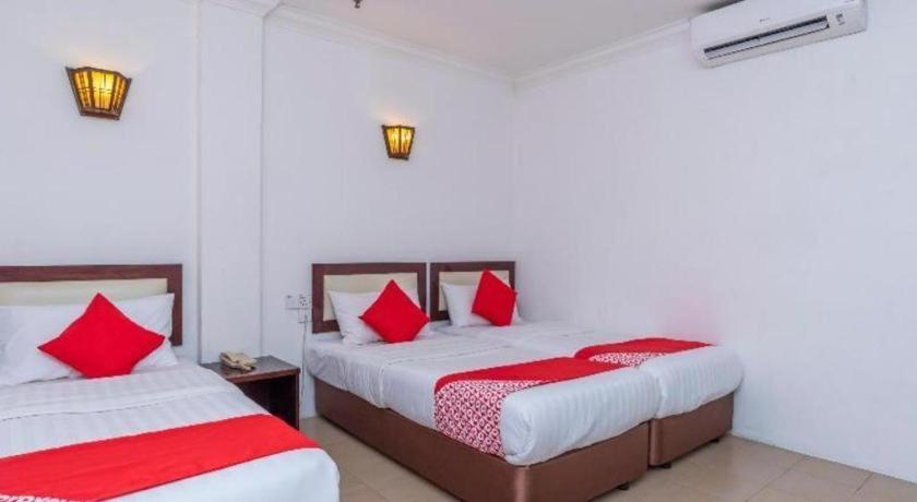 Super Oyo 1114 Neo Pegasus Hotel Segamat Ngoại thất bức ảnh