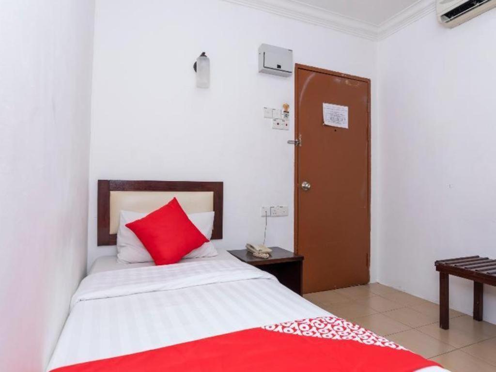 Super Oyo 1114 Neo Pegasus Hotel Segamat Ngoại thất bức ảnh