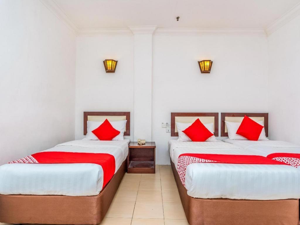 Super Oyo 1114 Neo Pegasus Hotel Segamat Ngoại thất bức ảnh